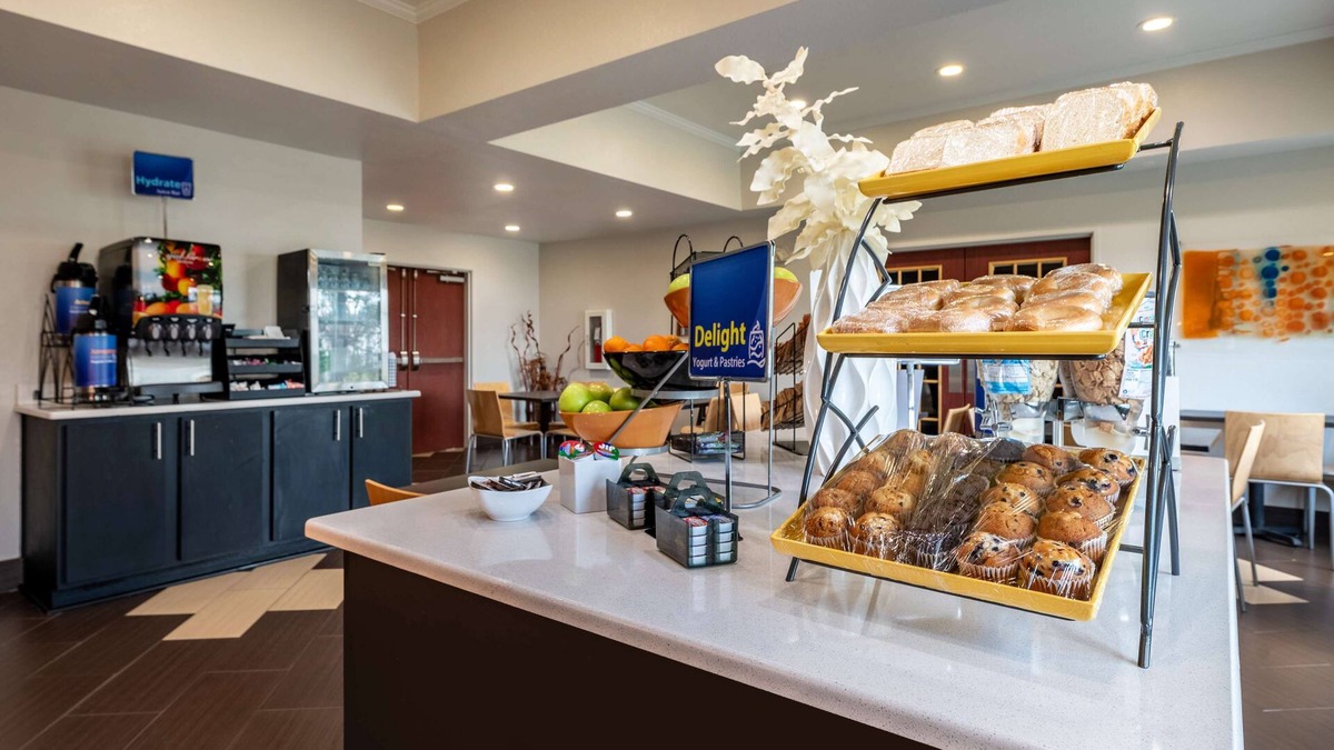 Auburndale Hotel | Best Western Auburndale Inn & Suites