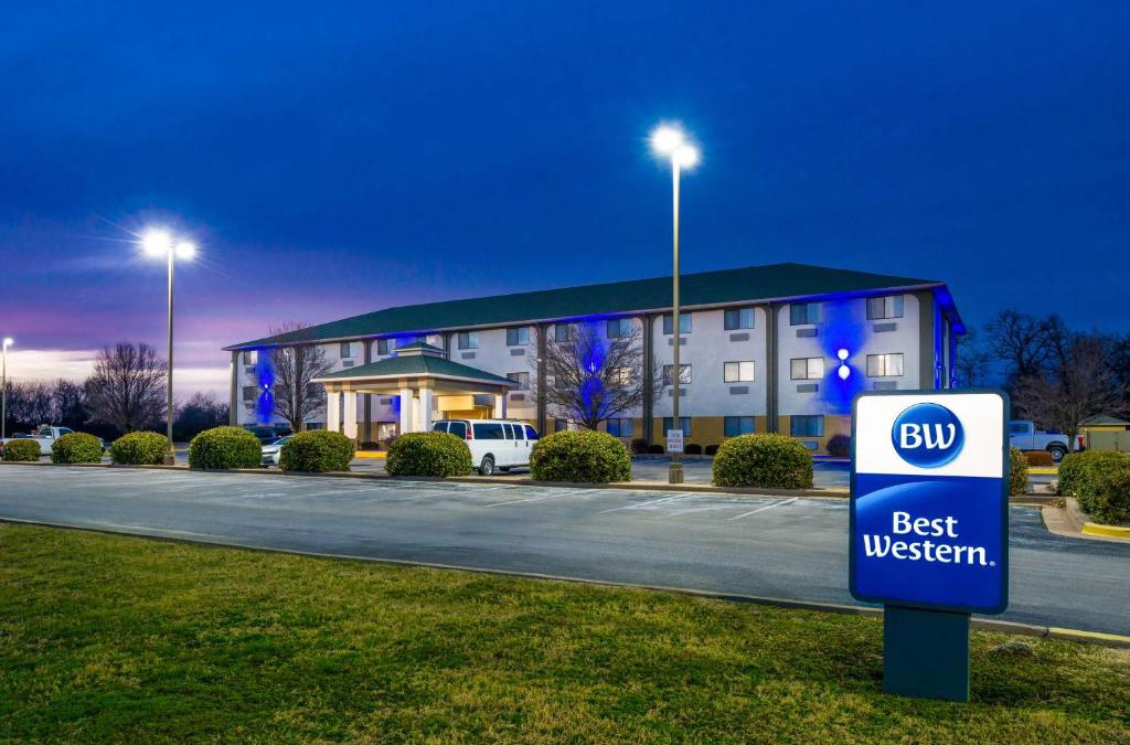 Neosho Hotel | Best Western Big Spring Lodge