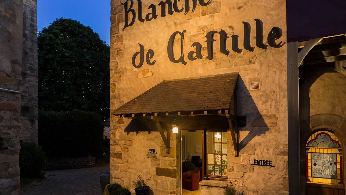 Dourdan Hotel | Best Western Blanche De Castille Dourdan