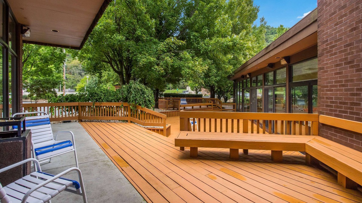 LaVale Hotel | Best Western Braddock Inn