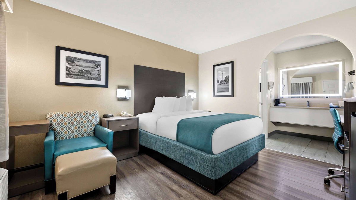 Northport Hotel | Best Western Catalina Inn