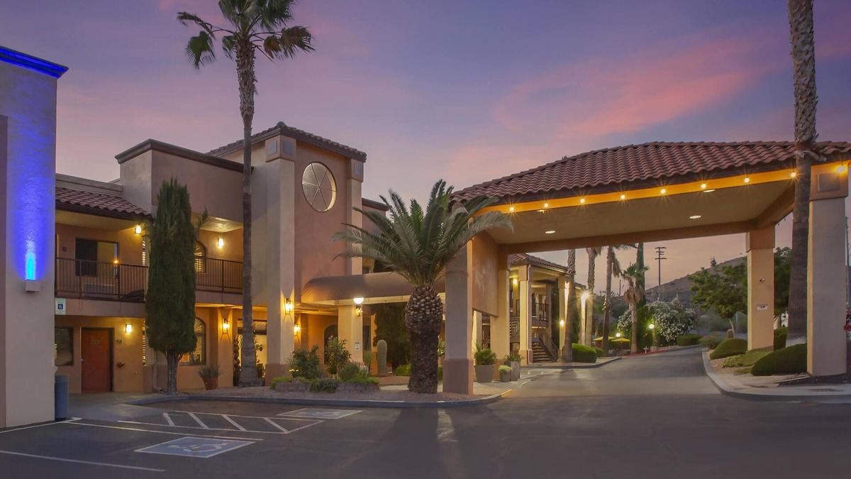 Globe Hotel | Best Western Copper Hills Inn