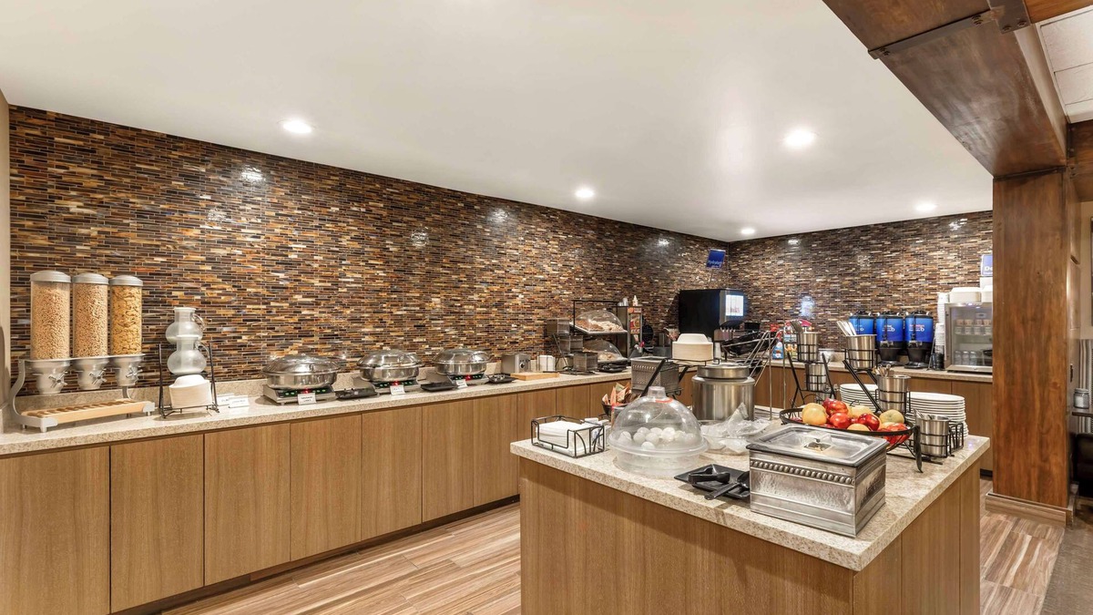 Rawlins Hotel | Best Western CottonTree Inn
