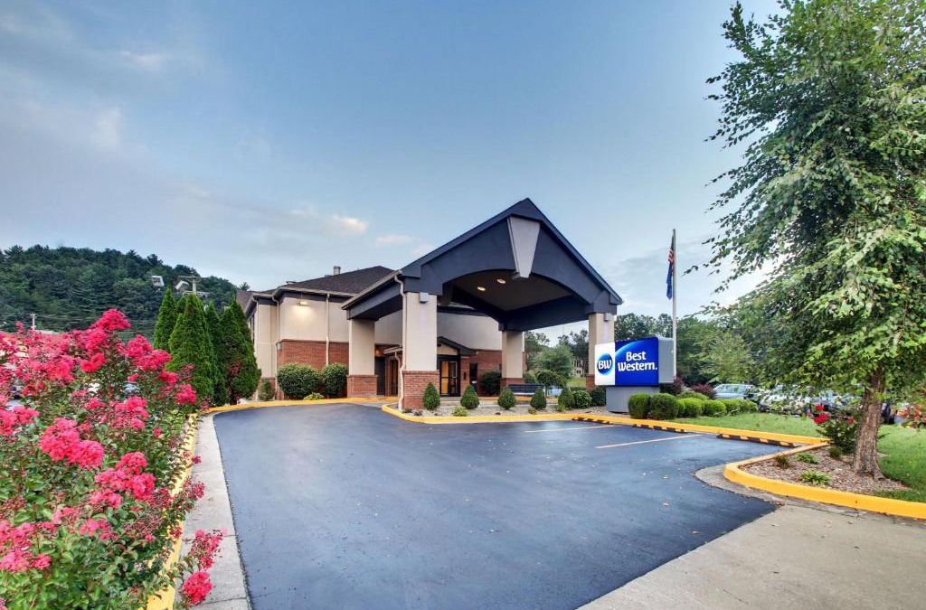 Morehead Hotel | Best Western Eagles Inn