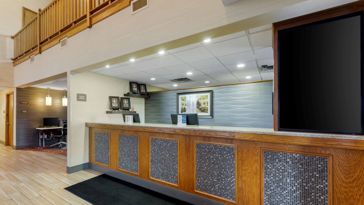Bowling Green Hotel | Best Western Falcon Plaza - Bowling Green