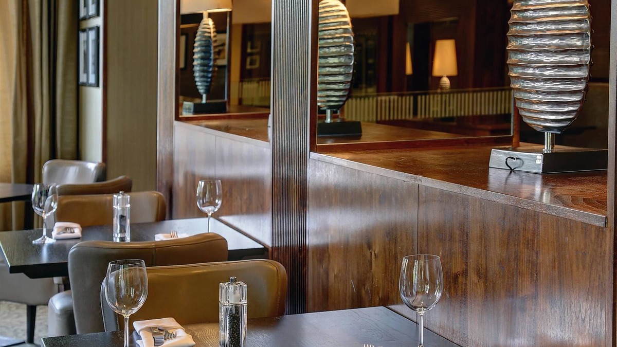 Stepps Hotel | Best Western Garfield House Hotel