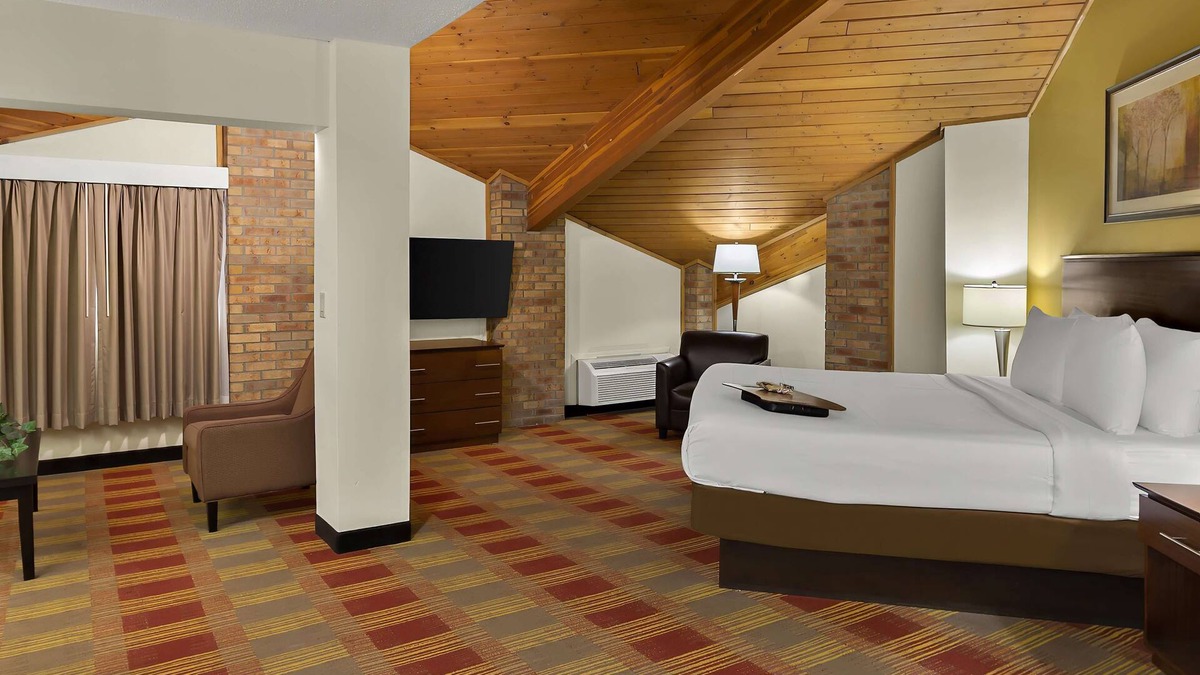 Hebron Hotel | Best Western Lakewood Inn