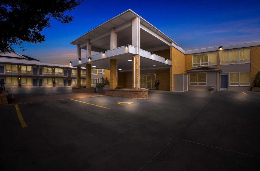 Chamberlain Hotel | Best Western Lee's Motor Inn