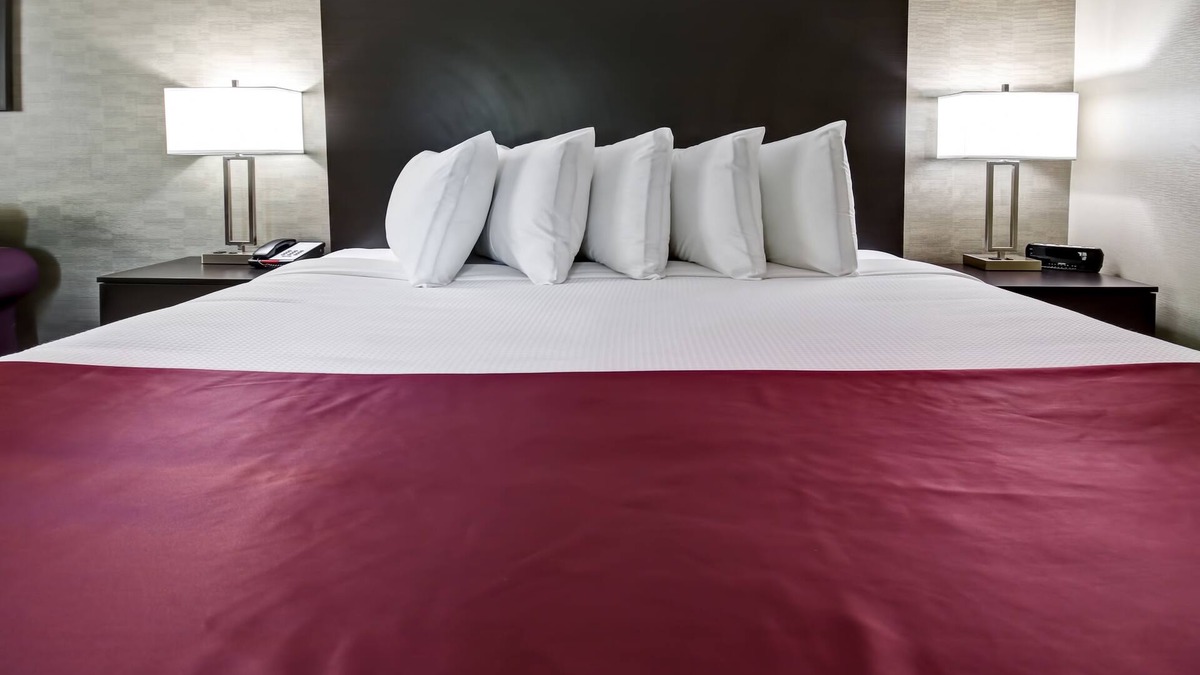 Simcoe Hotel | Best Western Little River Inn