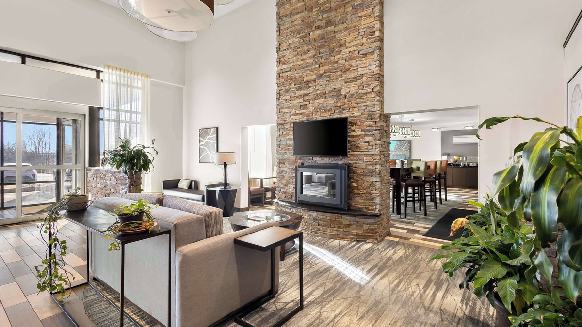 Saint Marys  Allen County Hotel | Best Western Luxbury Inn Fort Wayne