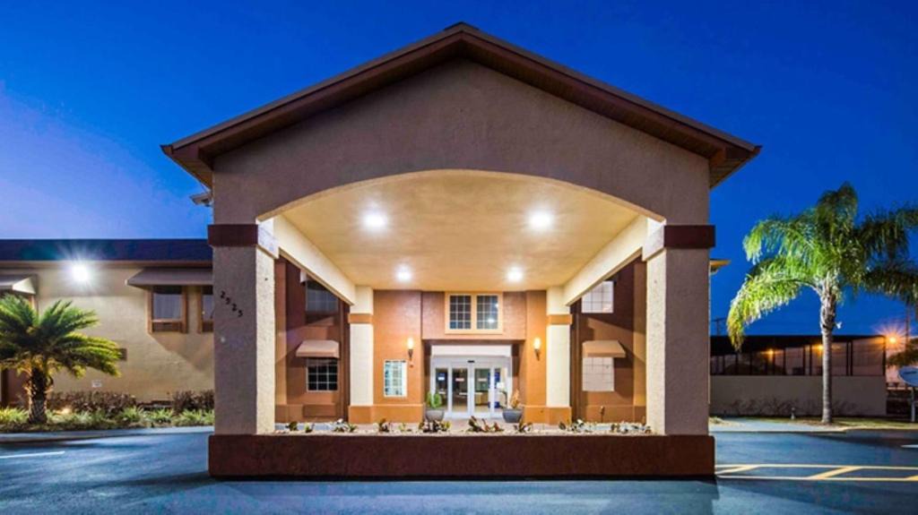 Nichols Hotel | Best Western Mulberry Hotel