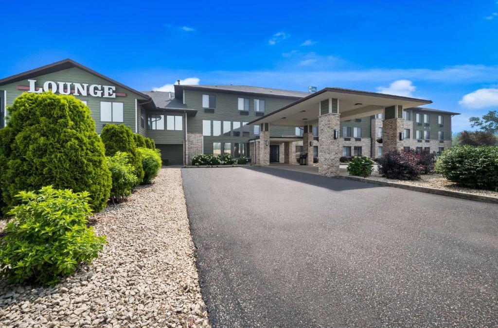 Mauston Hotel | Best Western Park Oasis Inn