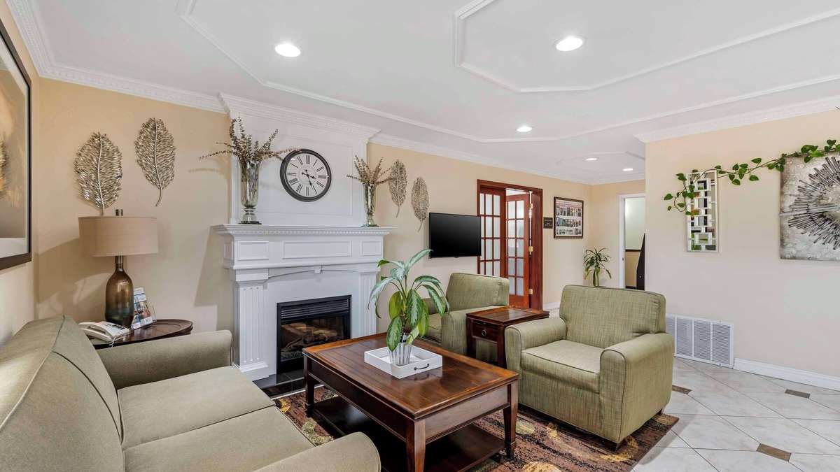 Atlanta Hotel | Best Western Pineywoods Inn