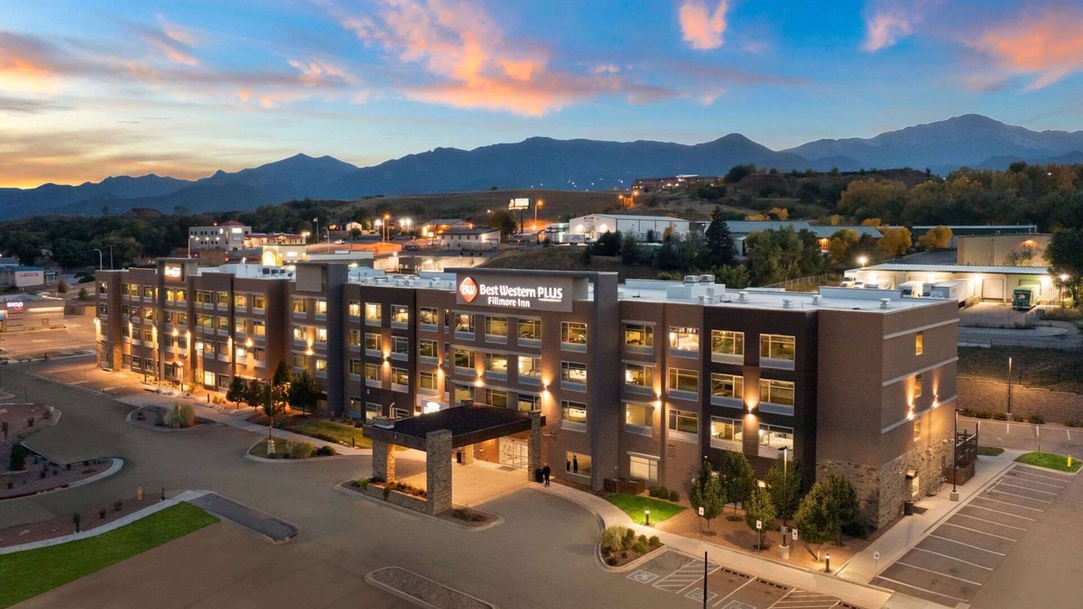 West Colorado Springs Hotel | Best Western Plus Fillmore Inn & Suites