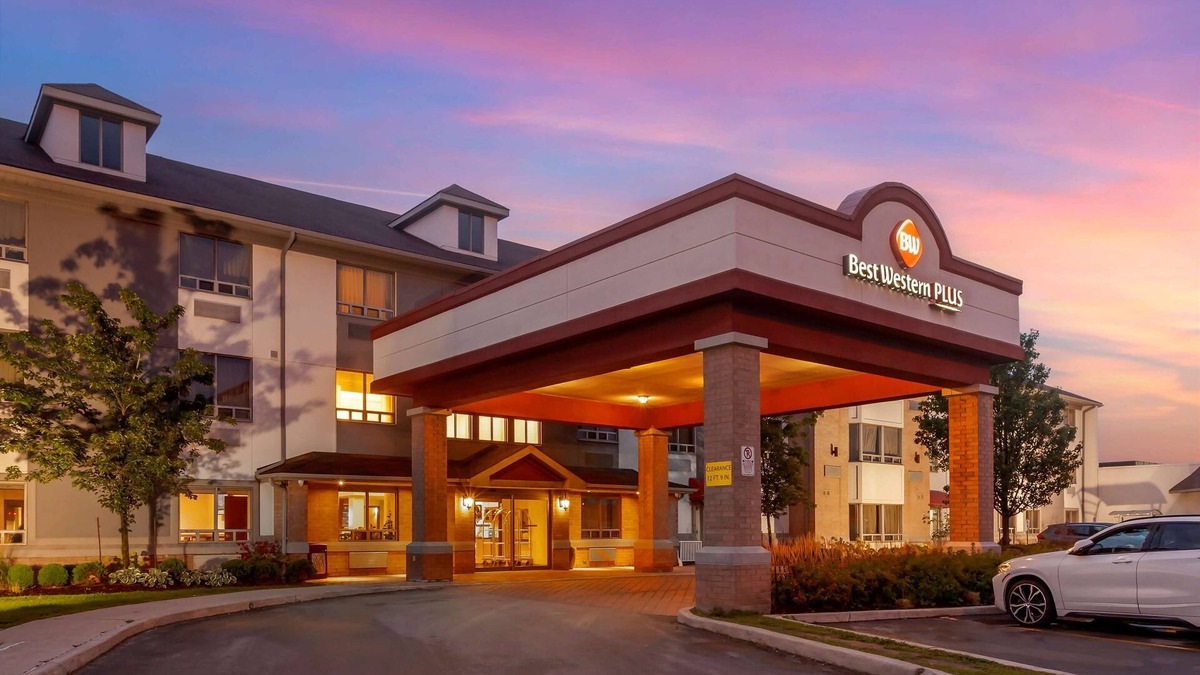 Burlington Hotel | Best Western Plus Burlington Inn & Suites