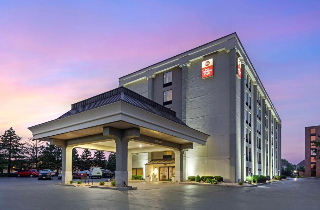 La Grange Hotel | Best Western Plus Chicagoland - Countryside