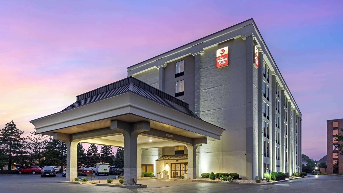 Countryside Hotel | Best Western Plus Chicagoland - Countryside