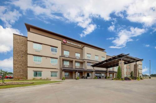 Chickasha Hotel | Best Western Plus Chickasha Inn