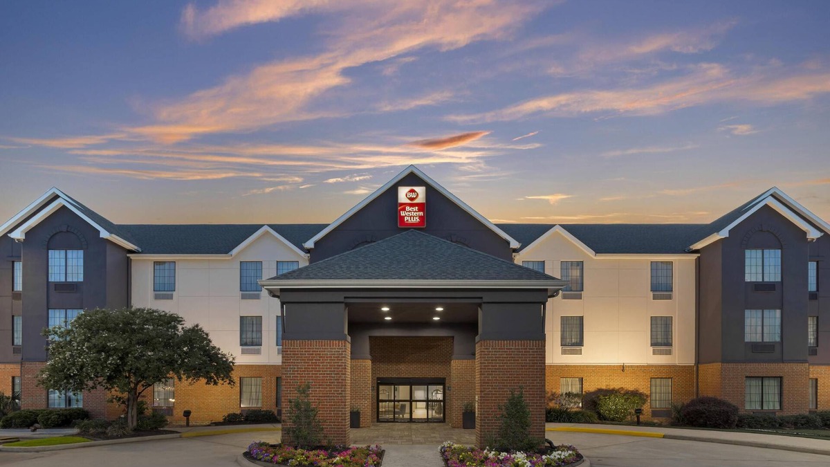 Sulphur Hotel | Best Western Plus Executive Hotel & Suites