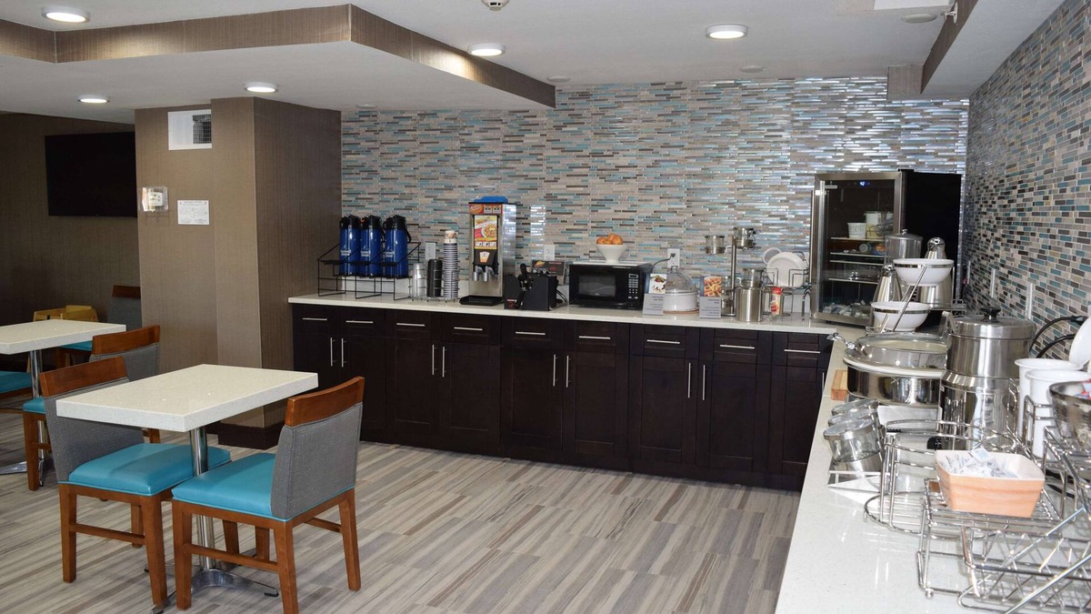 Hardeeville Hotel | Best Western Plus Hardeeville Inn & Suites