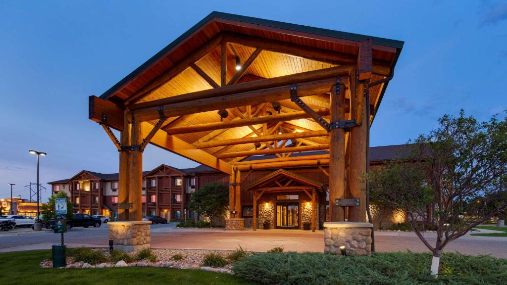 Fargo Hotel | Best Western Plus Kelly Inn and Suites