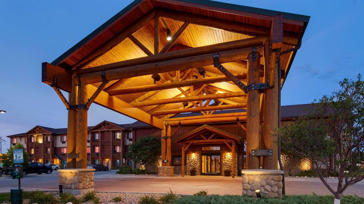 Fargo Hotel | Best Western Plus Kelly Inn & Suites