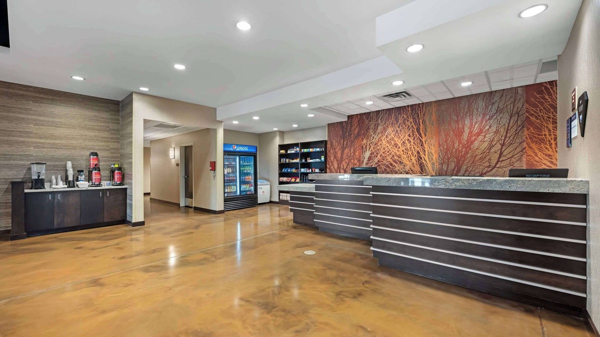 Madison Hotel | Best Western Plus Lakeview Hotel