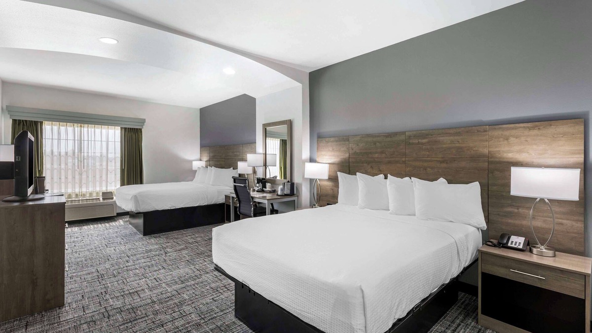 Mascoutah Hotel | Best Western Plus MidAmerica Hotel