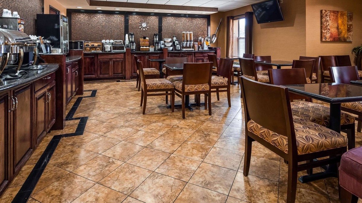 Salina Hotel | Best Western Plus Midwest Inn & Suites