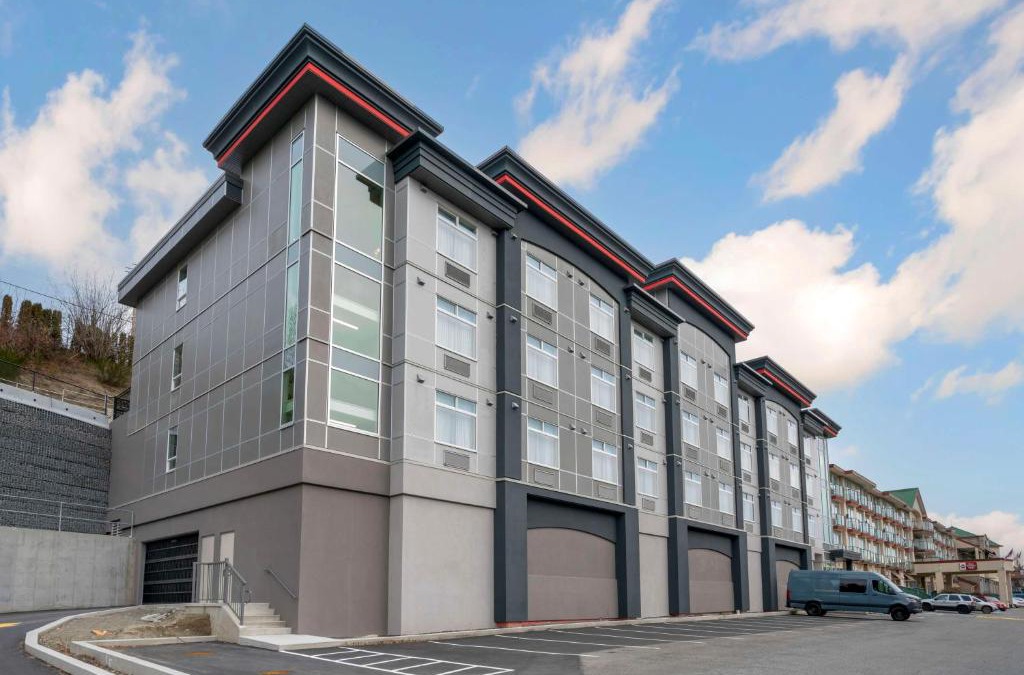 Mission Hotel | Best Western PLUS Mission City Lodge
