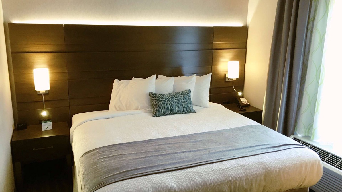 Lake Charles Hotel | Best Western Plus Prien Lake Hotel & Suites - Lake Charles