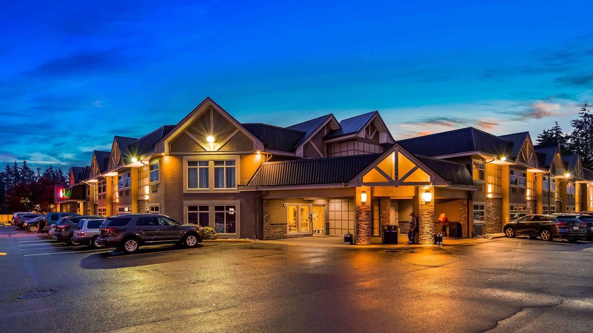 South Clearbrook Hotel | Best Western Plus Regency Inn & Conference Centre
