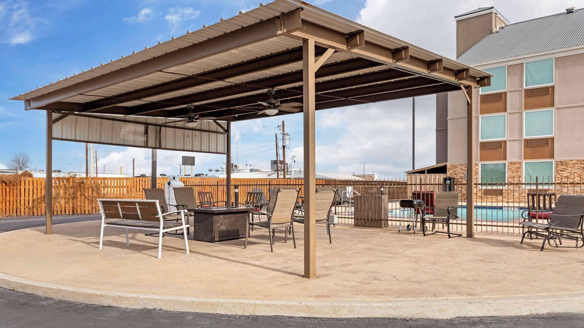 Brownwood Hotel | Best Western Plus Riata