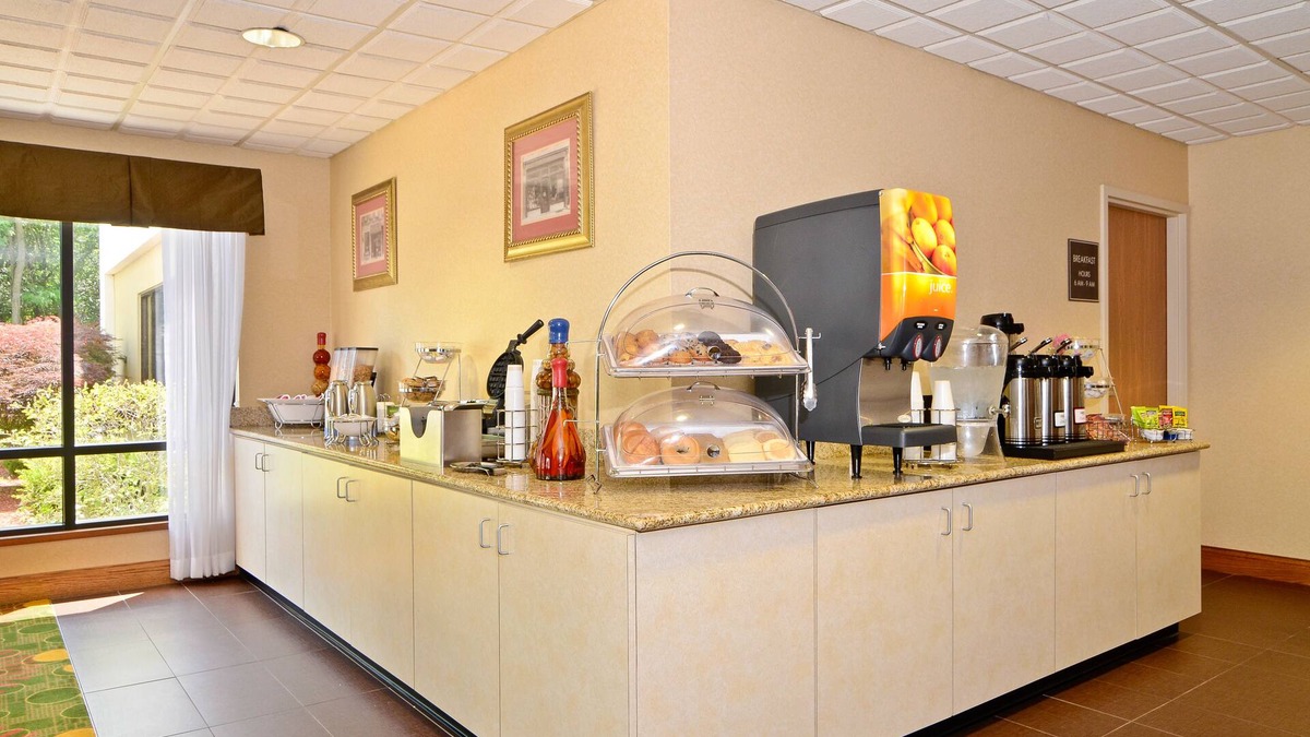 Richmond Hotel | Best Western Plus Richmond Indiana I-70