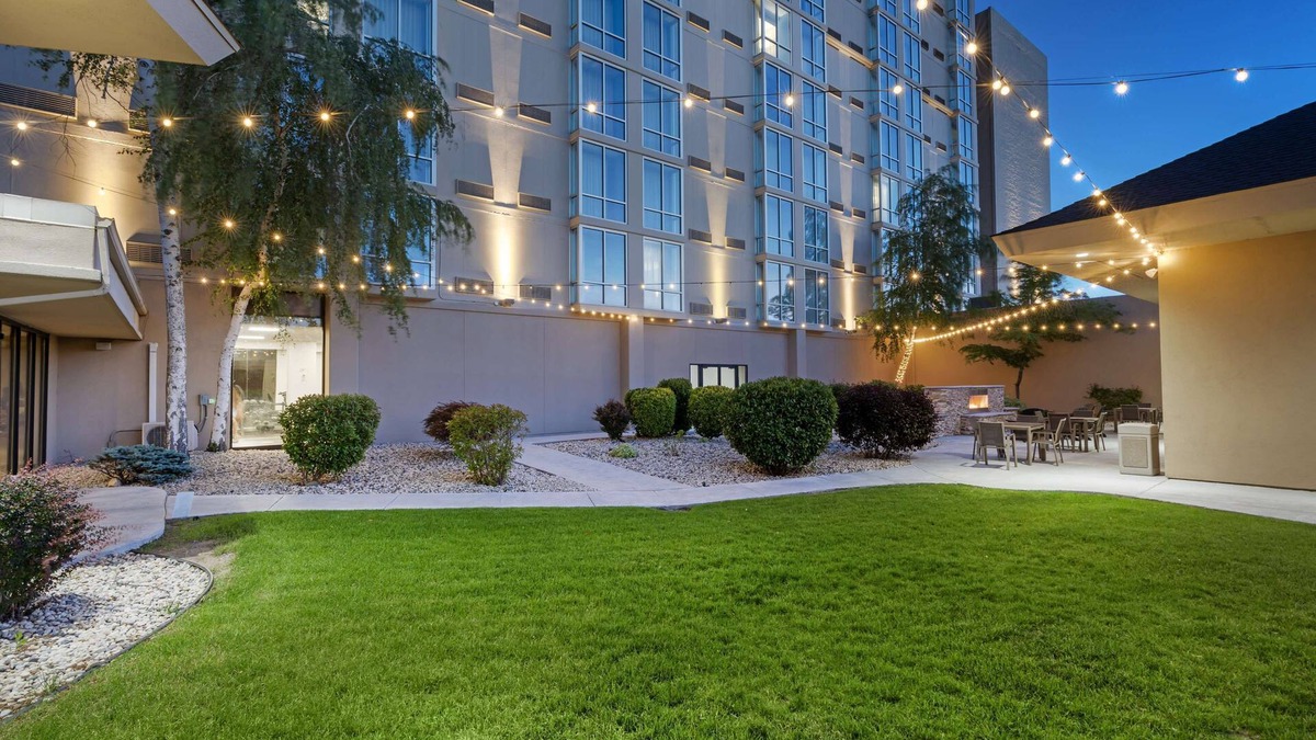 Sparks Hotel | Best Western Plus Sparks-Reno Hotel