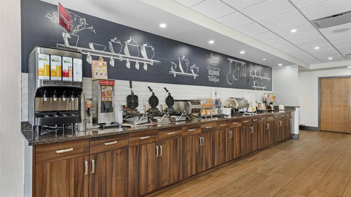 Connaught Hotel | Best Western Plus Suites Downtown