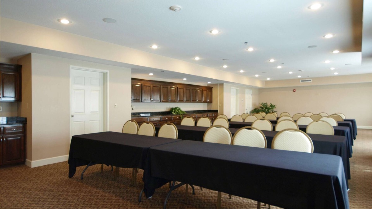 Valdosta Hotel | Best Western Plus Valdosta Hotel & Suites