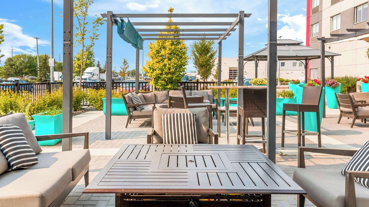 Regent Hotel | Best Western Premier Winnipeg East