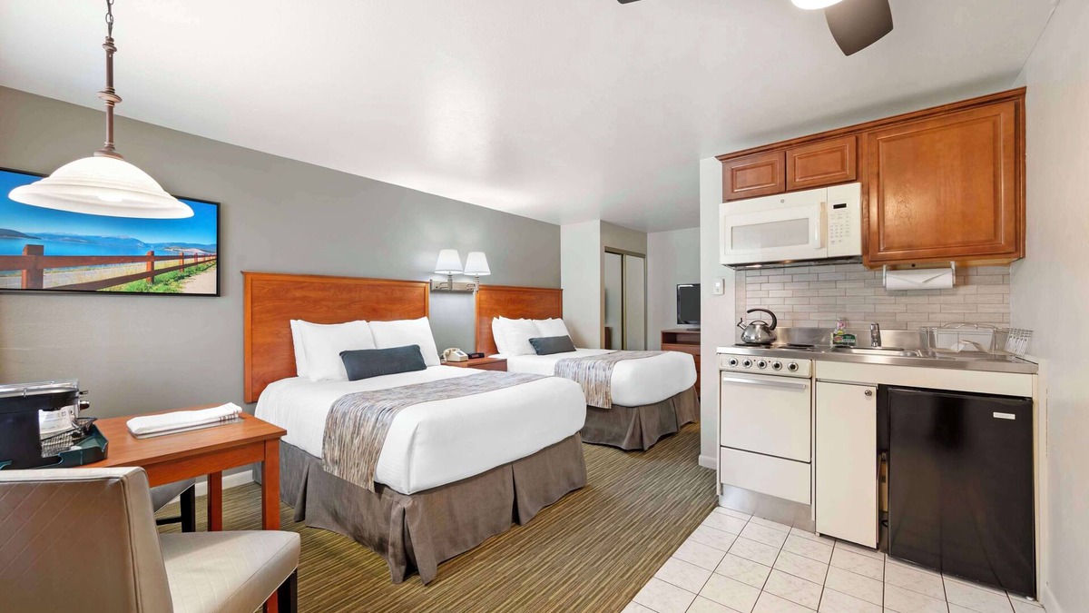 Dillon Hotel | Best Western Ptarmigan Lodge
