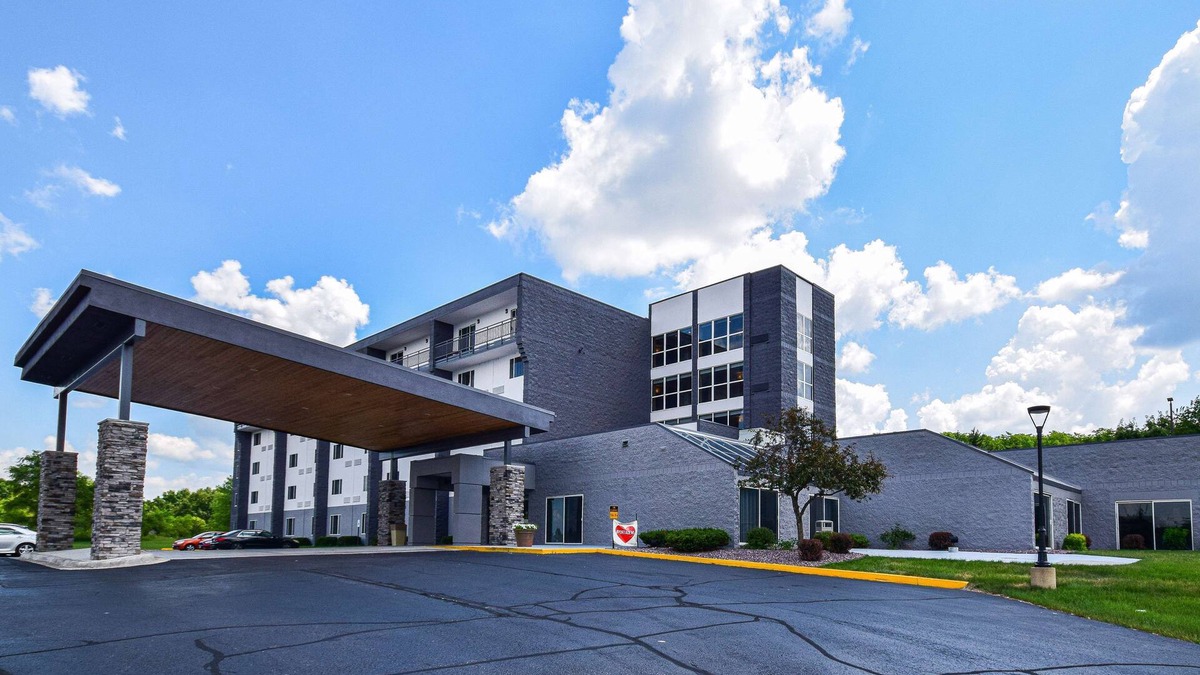 Portage Hotel | Best Western Resort Hotel & Conference Center