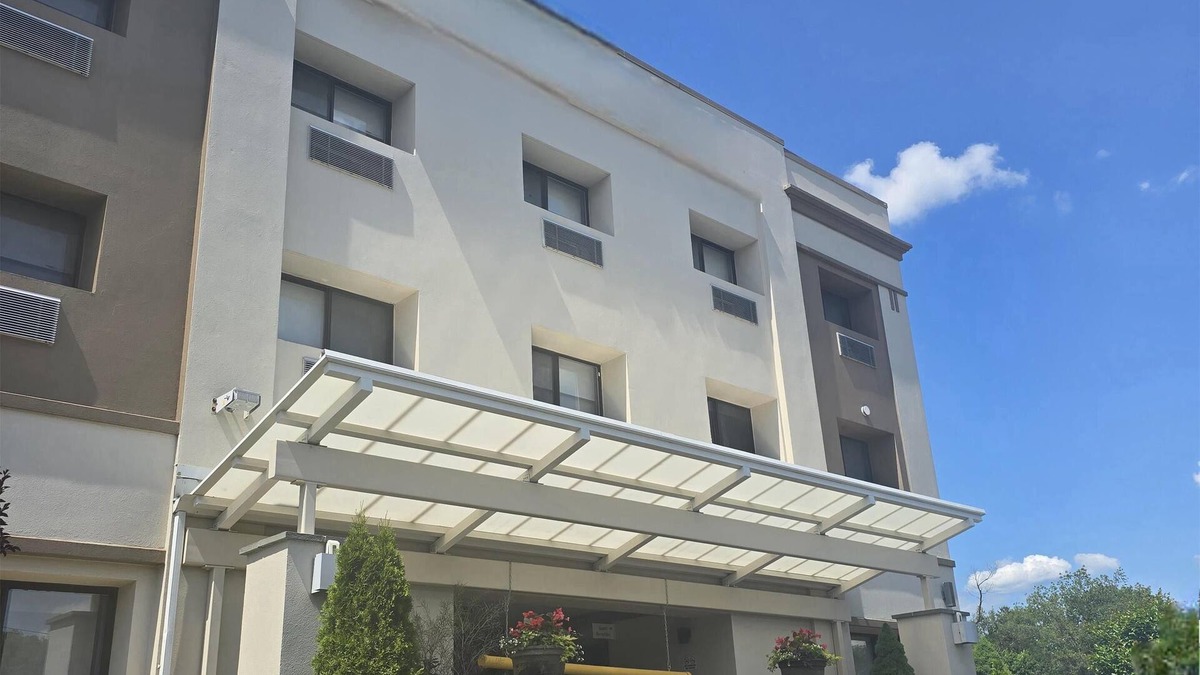 Flower Hill Hotel | Best Western Roslyn-Long Island Hotel