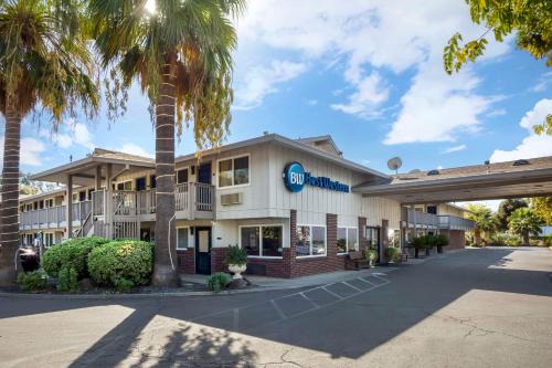 Woodland Hotel | Best Western Shadow Inn
