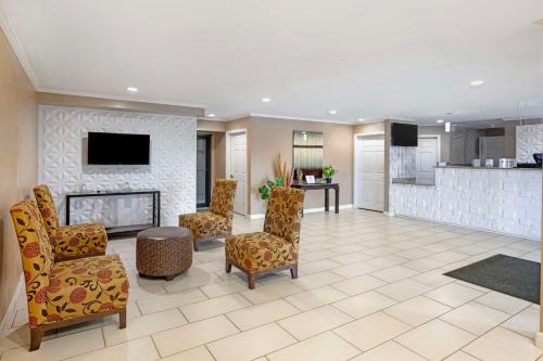 Ira Hotel | Best Western Snyder Inn