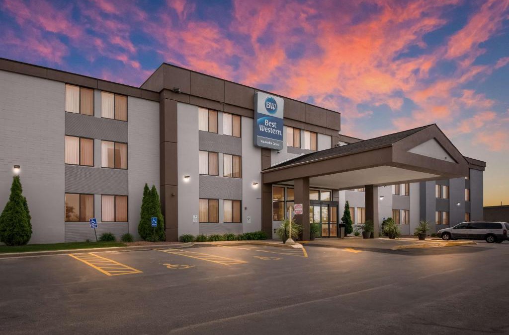 Pewaukee Hotel | Best Western Waukesha Grand