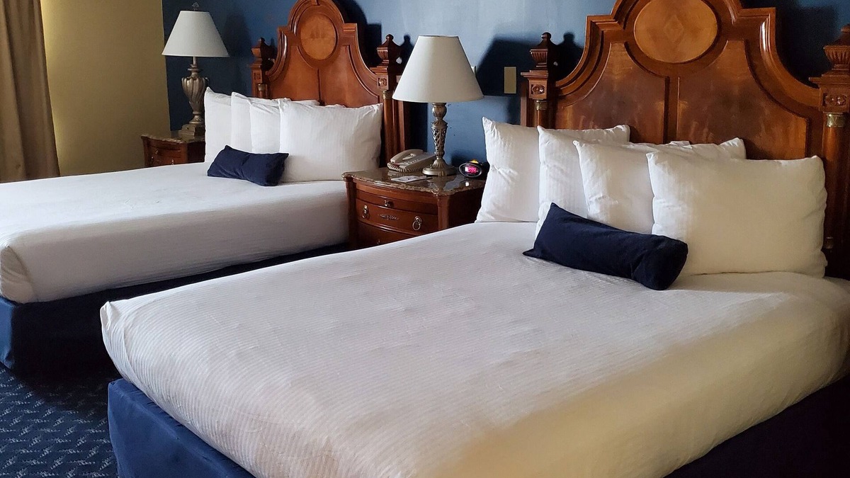 East Corinth Hotel | Best Western White House Inn