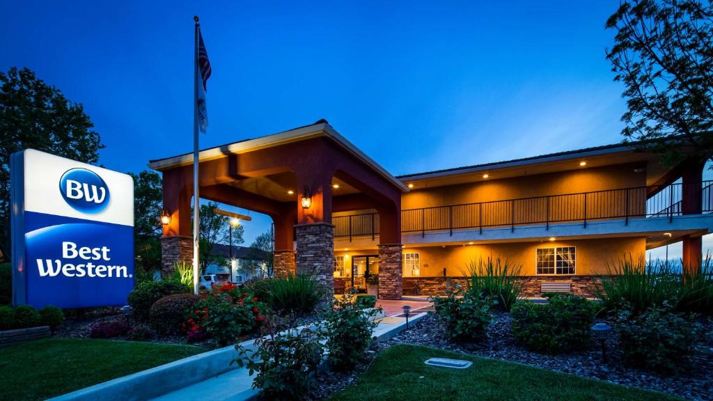 Willows Hotel | Best Western Willows Inn