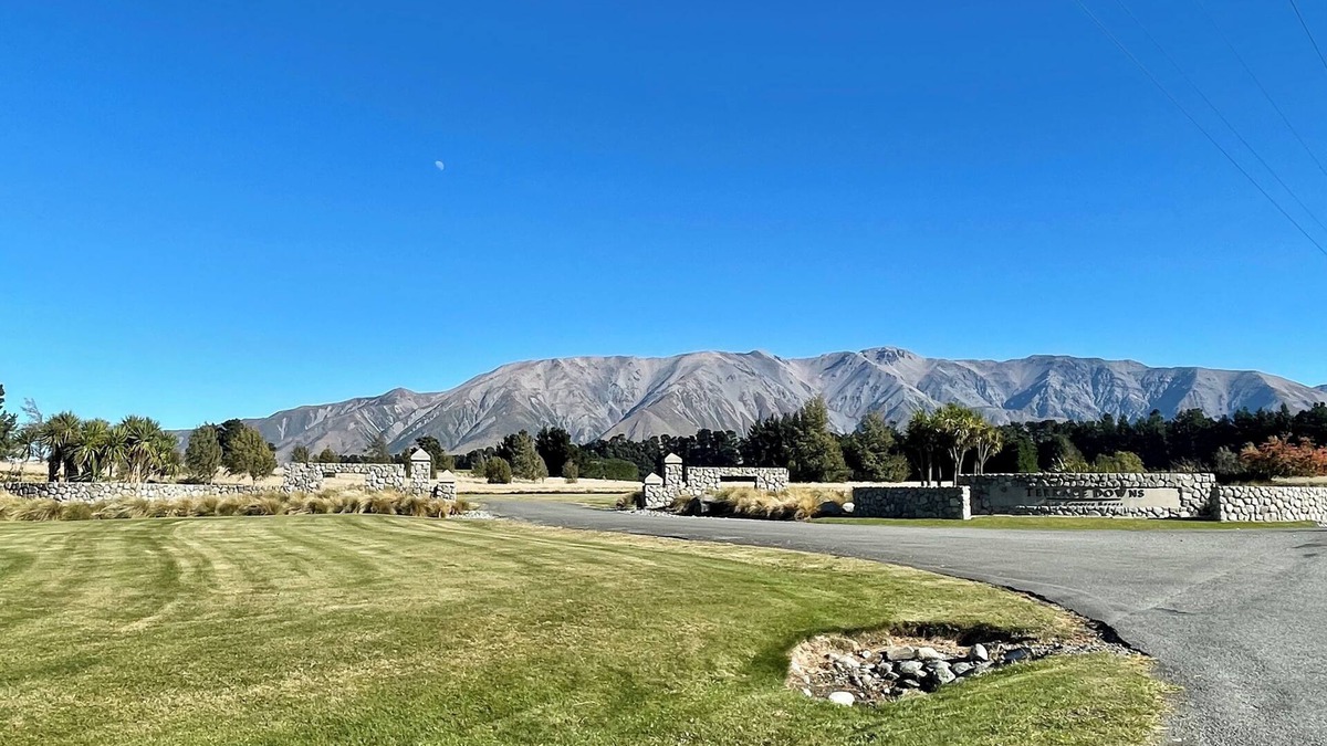 Windwhistle Apartment | Best winter retreat - Perfect for Mt. Hutt!