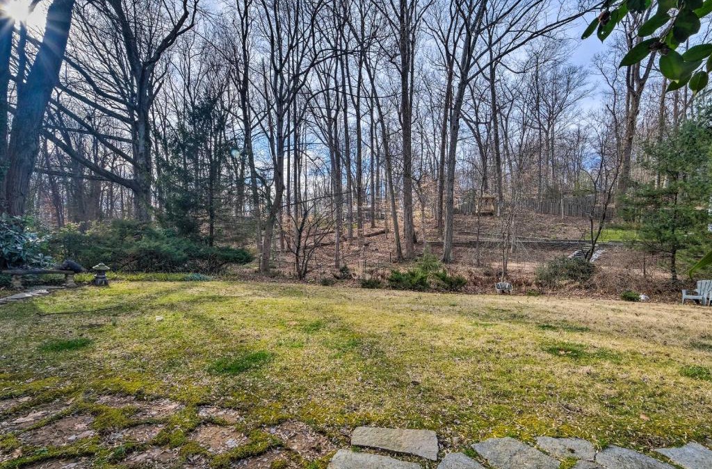 Bethesda Apartment | Bethesda Apartment and Yard about 9 Mi to D C