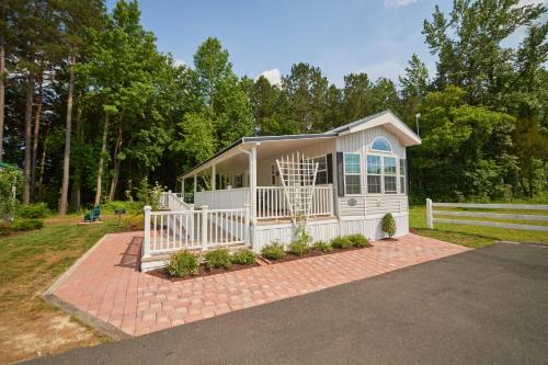 Urbanna House | Bethpage Hewick One-Bedroom Cottage 25