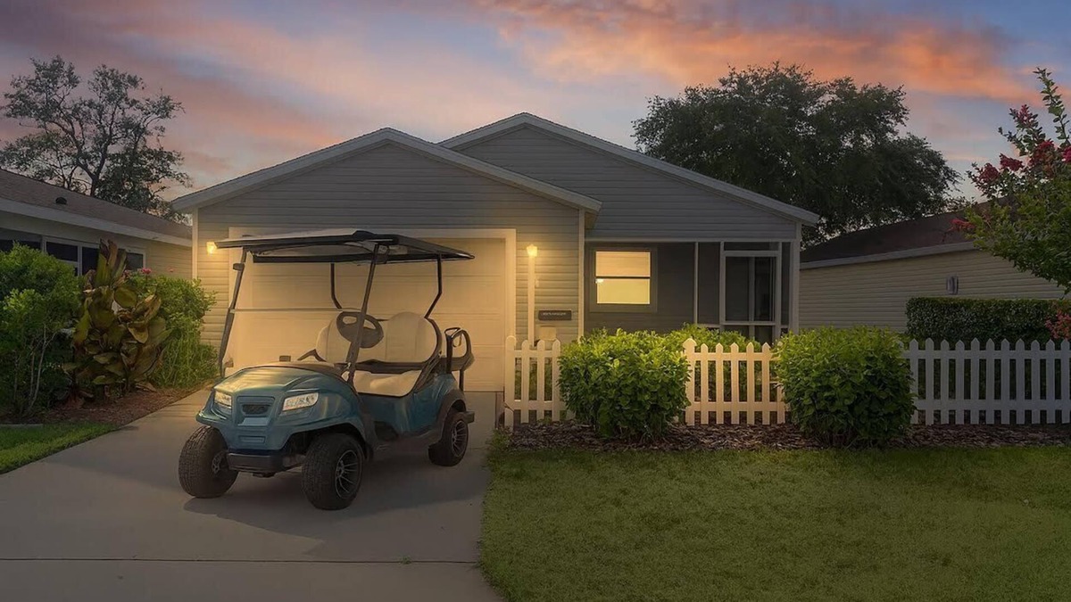 Alhambra House | BETTER THAN A 5 STAR HOTEL WITH GOLF CART IN THE VILLAGES TOTALLY REMODELED